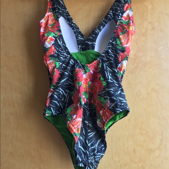 Save the Queen One Piece Swimsuit Italian Size S - Picture 6 of 8